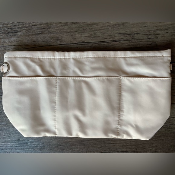 NIP: A large Beige nylon tote organizer with 13 pockets - Picture 2 of 5